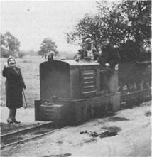 Auch die alte Moorbahn gehört seit 1979 der Vergangenheit an. Vier- bis fünfmal am Tage fuhr sie Frischmoor in Massen heran. Jetzt kommt das für die Behandlung so notwendige Moor über eine Pipeline in die Klinik.