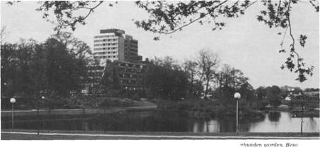 Durch einen Grüngürtel ist in jüngster Zeit die Stadt Bad Bramstedt mit der Rheumaklinik verbunden worden. Besonders geglückt ist die Anbindung durch seenartige Teiche am Intermar-Hotel Köhlerhof.