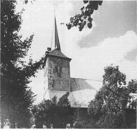 Die Maria-Magdalenen-Kirche zu Bad Bramstedt. 1316 erstmals urkundlich erwähnt. Die Kirche ist heute noch ein bedeutender geistlicher Mittelpunkt für ein großes Einzugsgebiet.