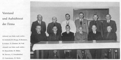 Vorstand und Aufsichtsrat der Firma stehend von links nach rechts: H.Kohfahl, W.Wrage, H.Reimers,R. Kuhrt, O. Zimmer, M. Voß sitzend von links nach rechts: H. Hauschildt, H. Mohr, M. Sievers, G. Freudenthal, O. Gatermann, H. Mohr